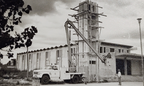 Construcción del campanario de la Parroquia de Fátima