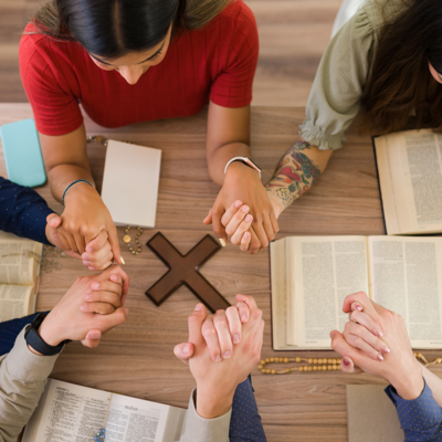 Para los jóvenes, más educación, más comunidad